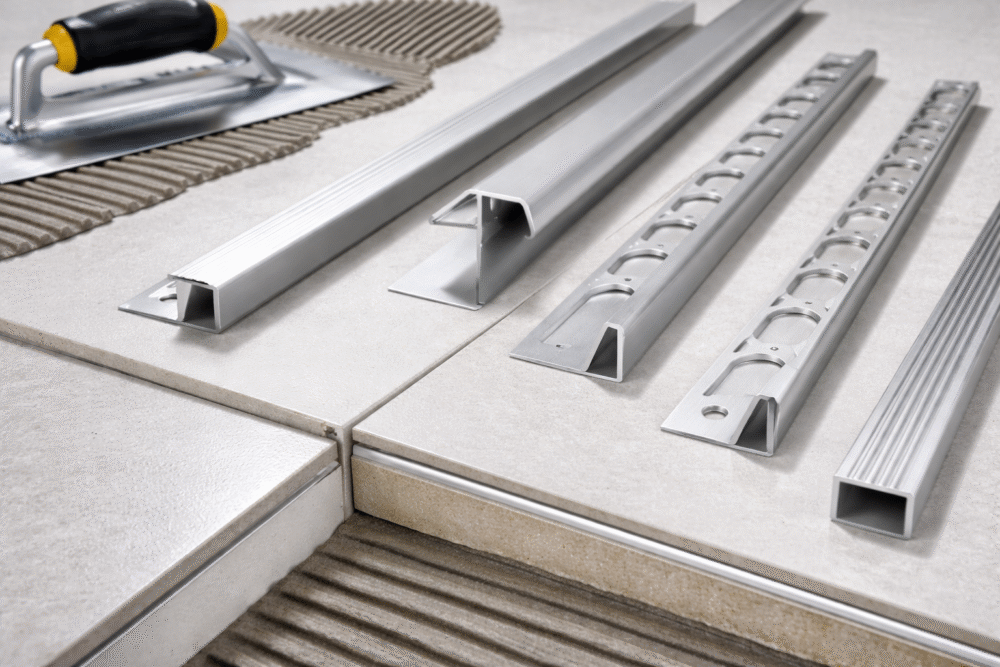 התקנת פרופילי אלומיניום לקרמיקה